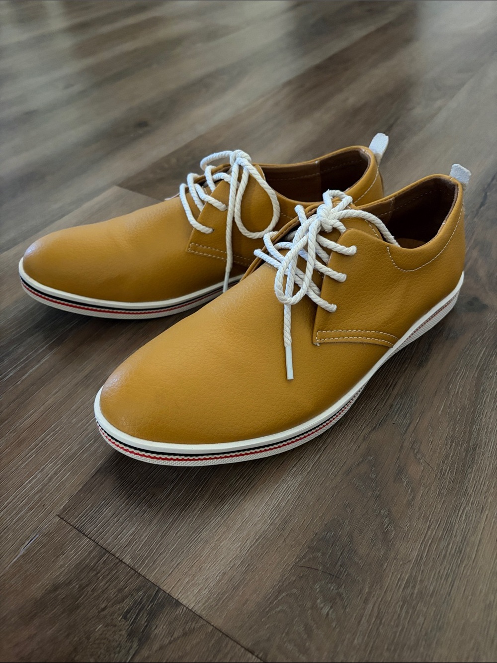 NWOT Men's Casual Lace-Up Shoes